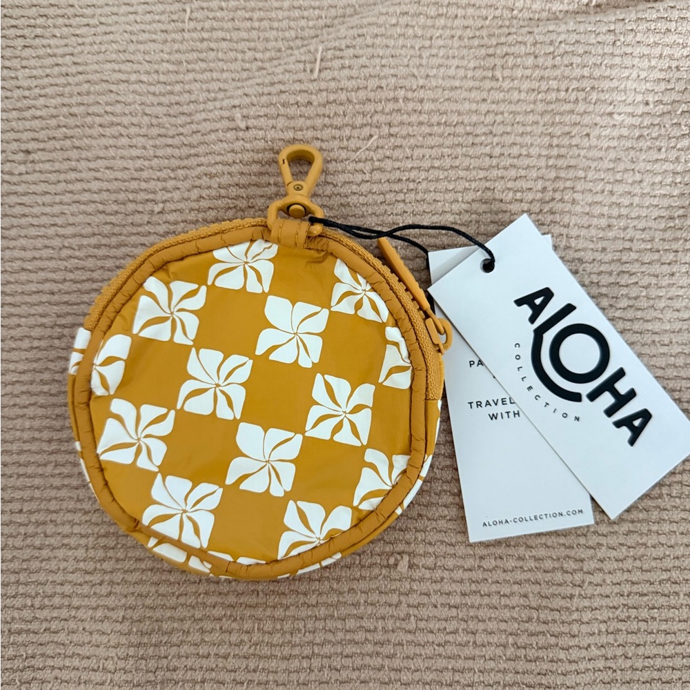 NWT ALOHA Collection Hot Mustard Pua Check Cutie Pouch